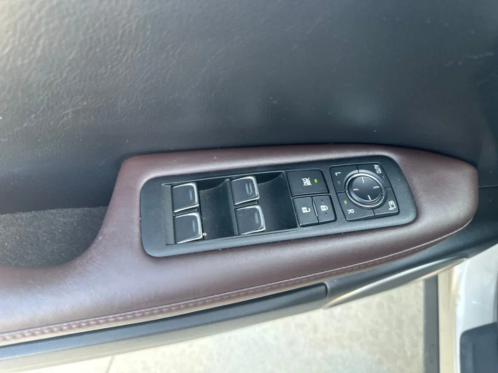 Used 2017 Beige Lexus 350 image 9