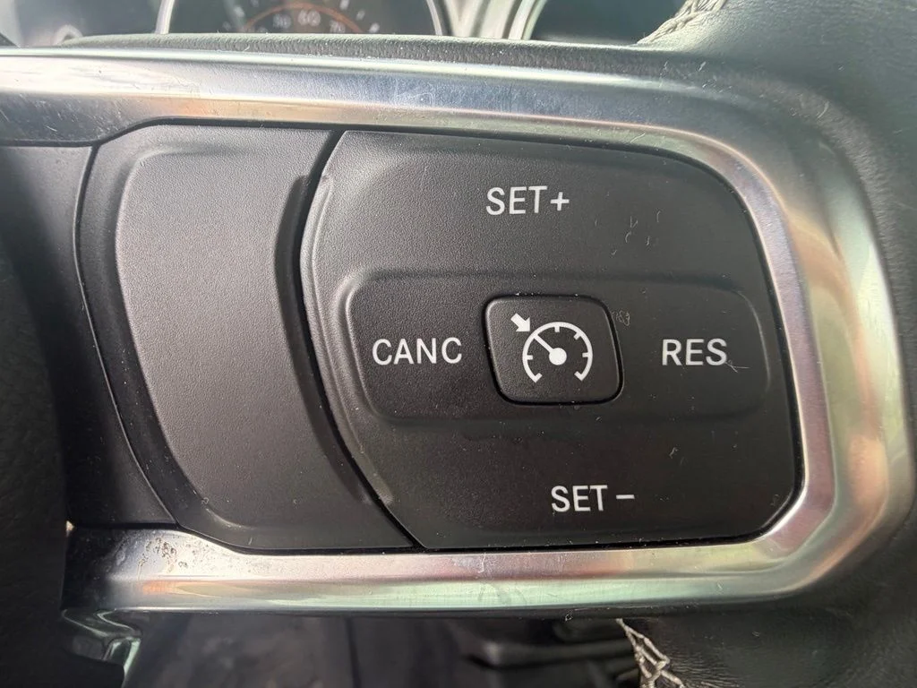 Used 2021 White Jeep Unlimited Sahara image 31