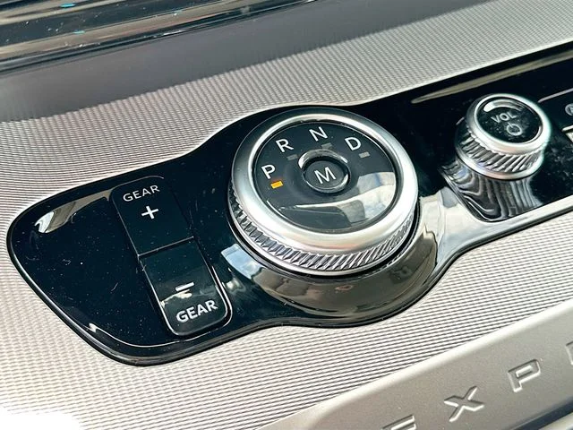 New 2026 Oxford White Ford Active image 12