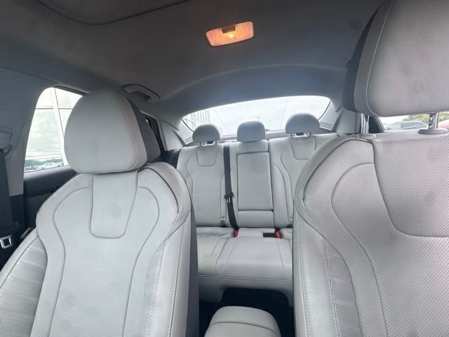 Used 2022  Hyundai Limited image 17