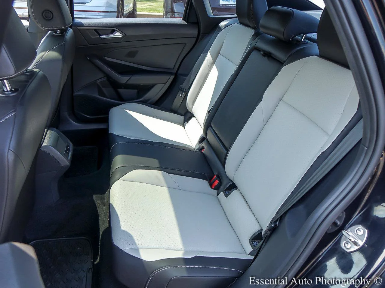 Used 2020 Deep Black Pearl Volkswagen R-Line image 9