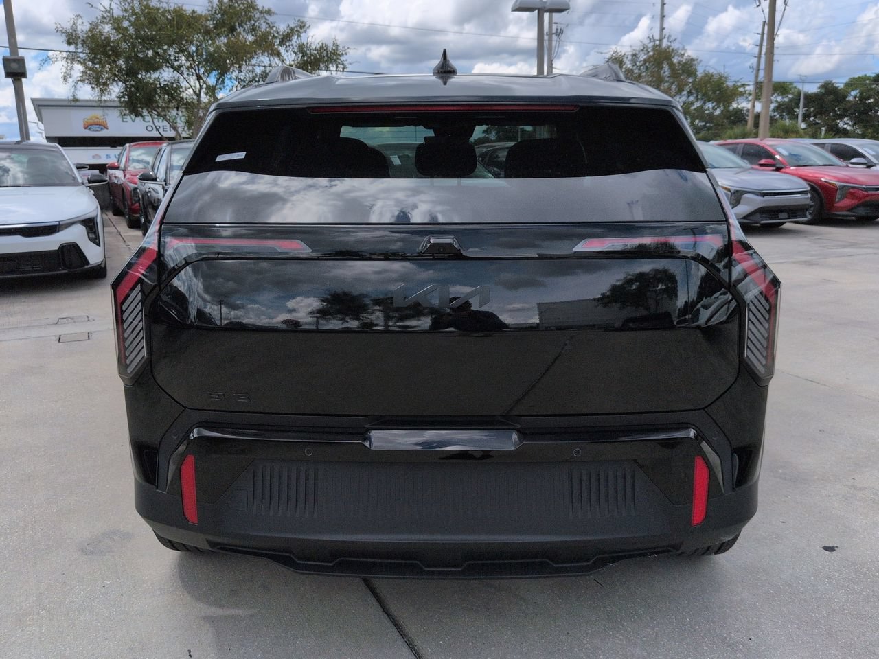 New 2027 Aurora Black Pearl Kia Land image 5
