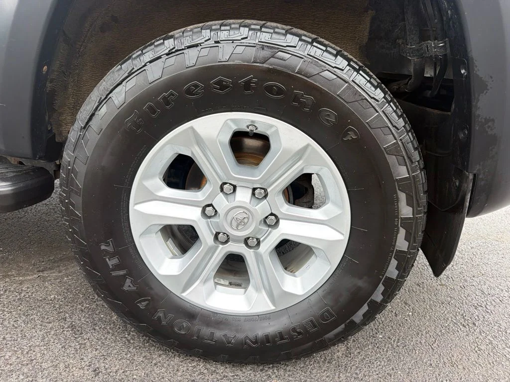 Certified Used 2018 Classic Silver Metallic Toyota SR5 image 52