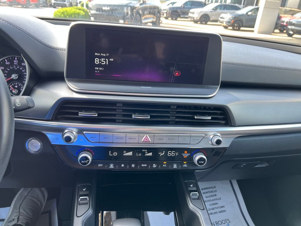 Used 2022 Black Kia S image 21