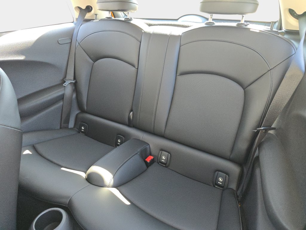 Used 2015 Orange MINI Base image 17