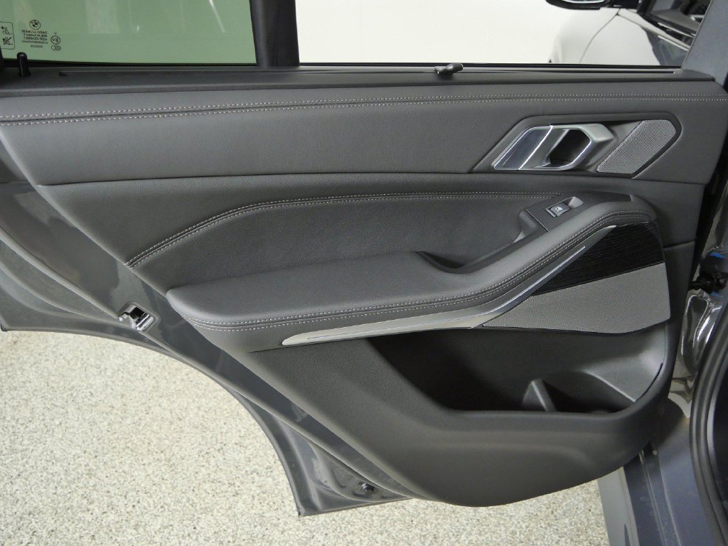 New 2026 Dravit Grey Metallic BMW M60i image 31