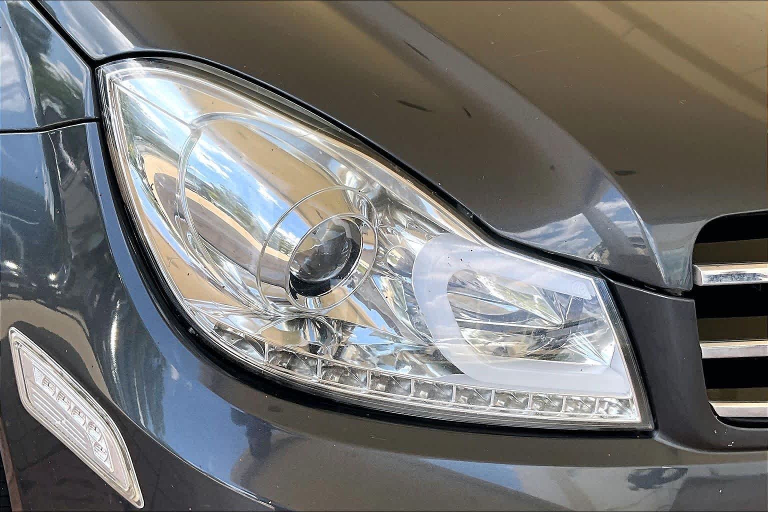 Used 2014 Steel Gray Metallic Mercedes-Benz C 250 Sport image 25