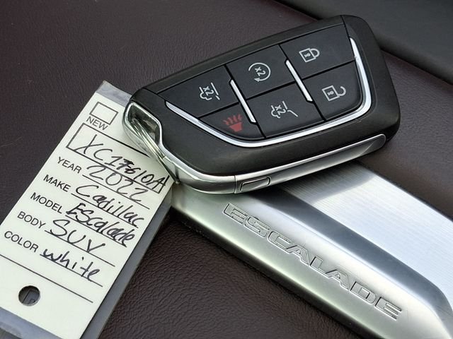 Used 2022 White Cadillac Sport Platinum image 27