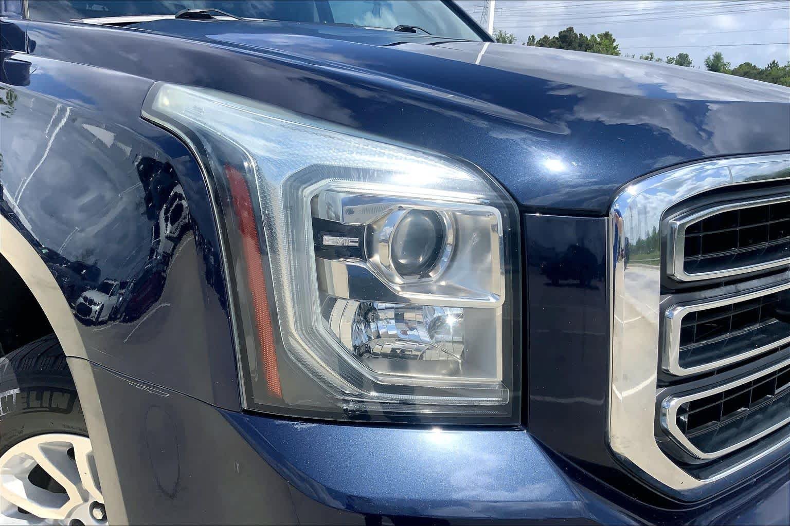 Used 2018 Dark Sapphire Blue Metallic GMC SLE image 26
