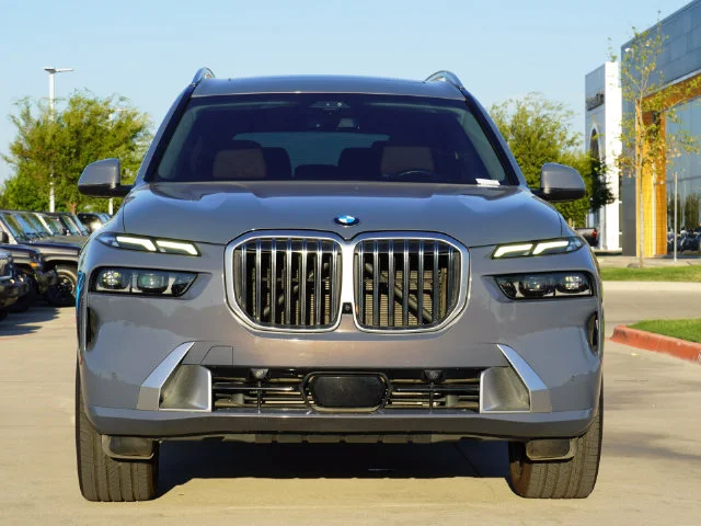 Used 2024 Brown BMW xDrive40i image 9