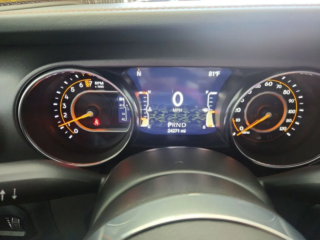 Used 2023 White Jeep Mojave image 25