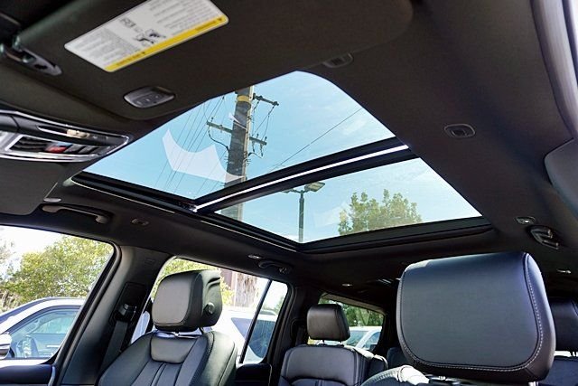 New 2026 Bright White Clear-Coat Exterior Paint Jeep Limited Altitude image 20