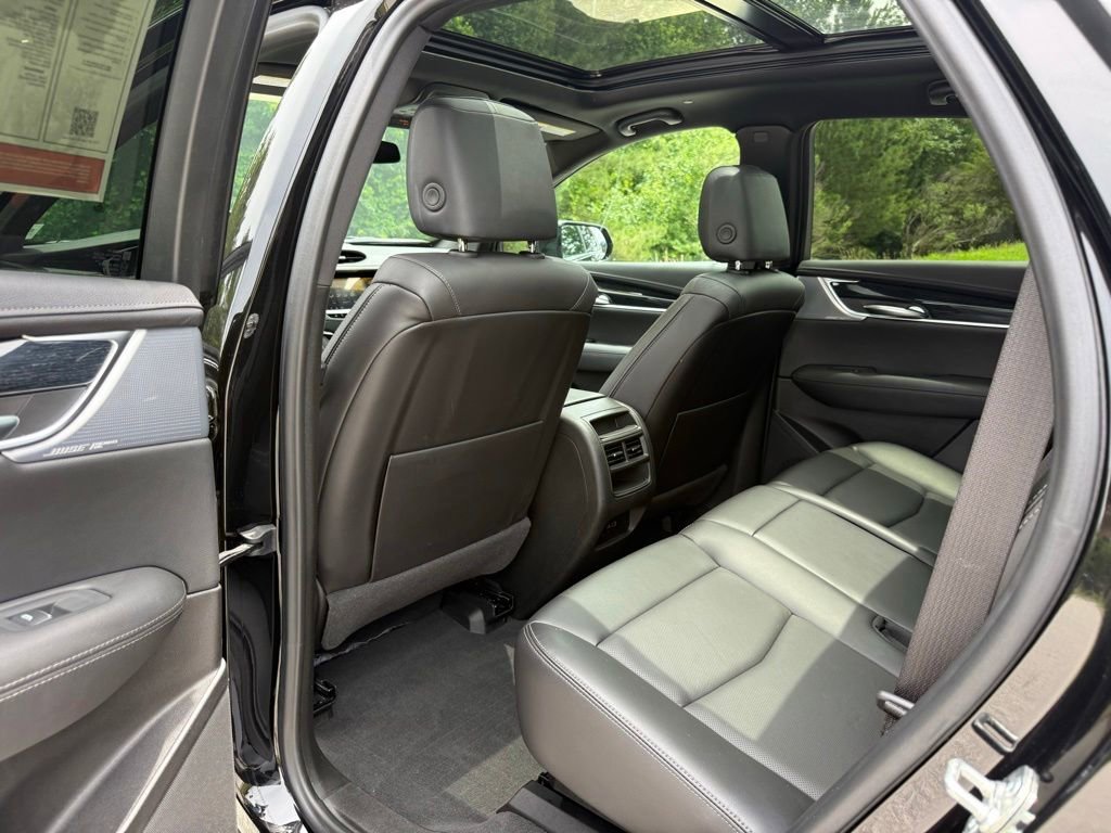 Used 2025 Stellar Black Metallic Cadillac Premium Luxury image 26