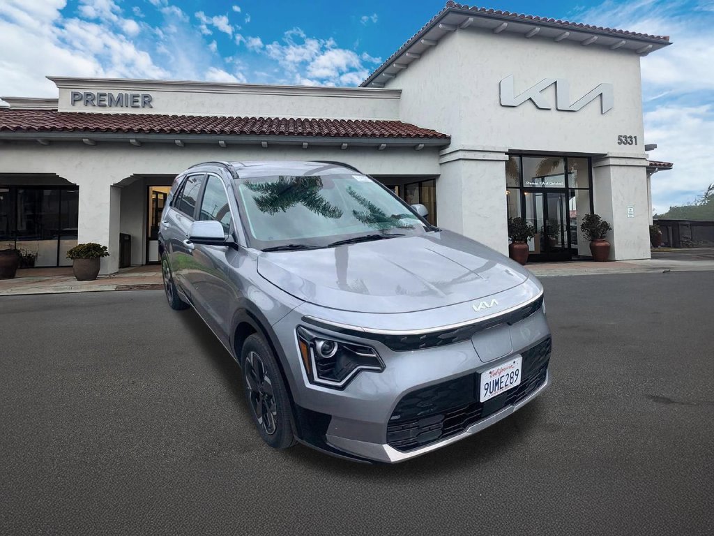 Certified Used 2024 Steel Gray Kia Wind image 4