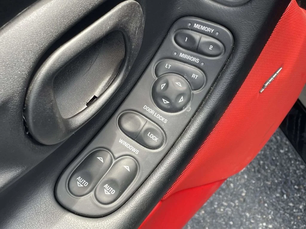 Used 2004 Black Chevrolet Z06 image 19