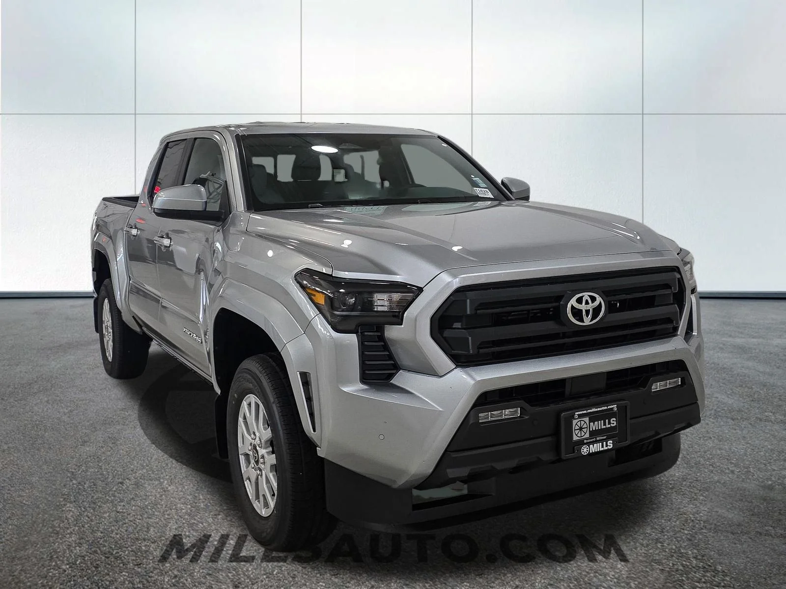 2026 Toyota Tacoma SR5 - Photo 11