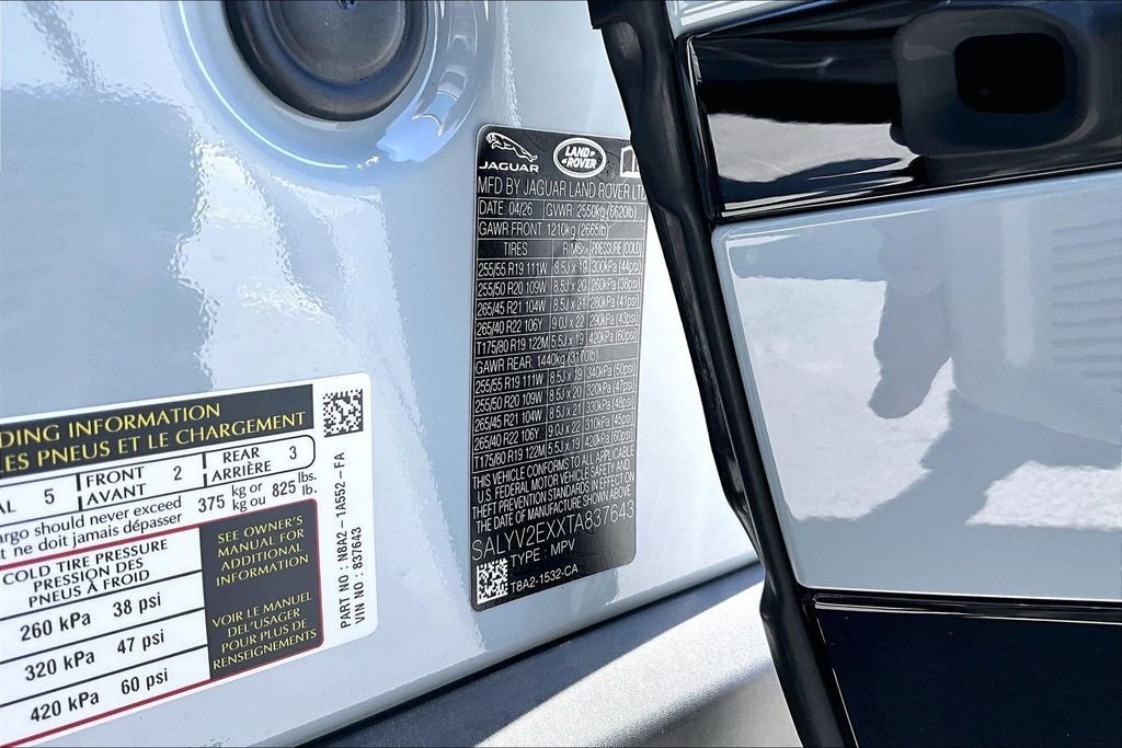 New 2026 ARROIOS GREY Land Rover P250 Base image 8