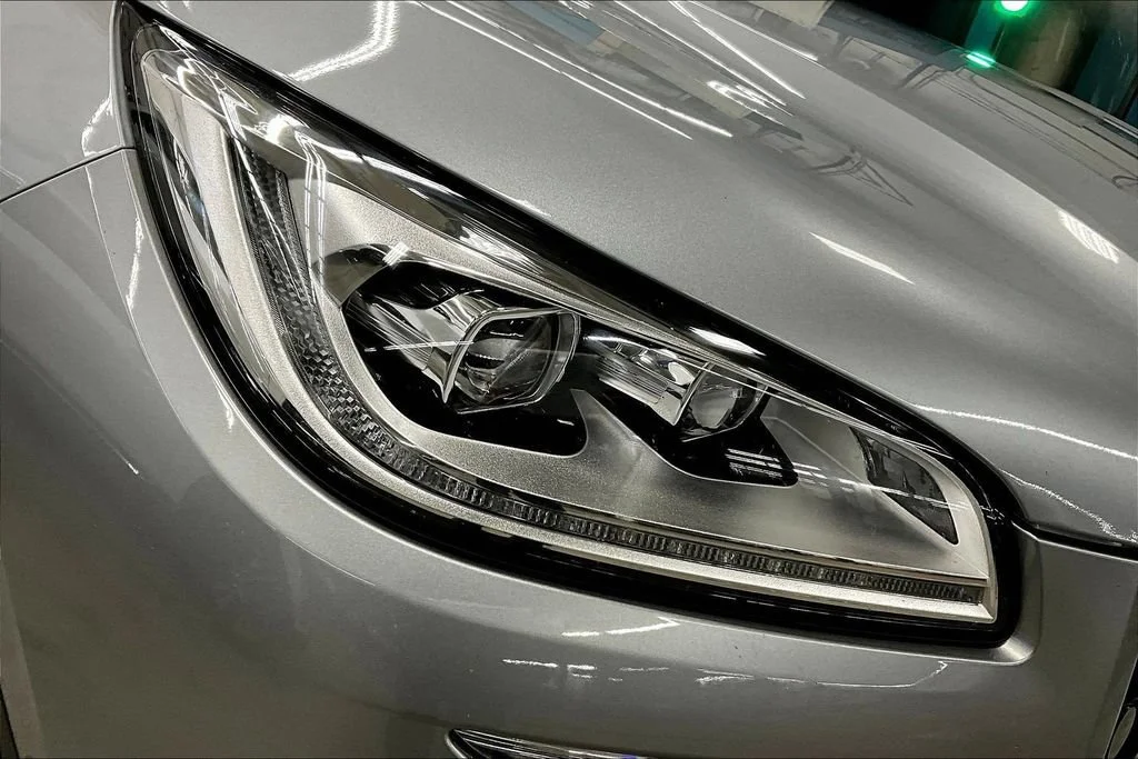 Used 2023 Silver Lincoln Reserve image 32