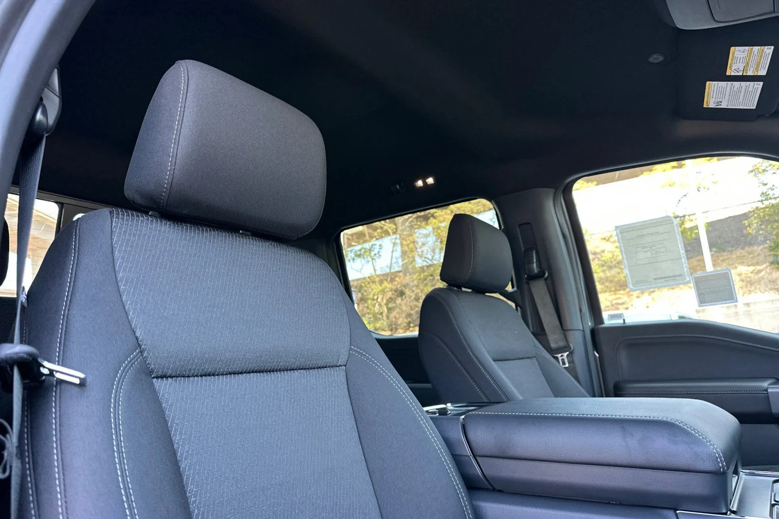 New 2026 Carbonized Gray Metallic Ford XLT image 15