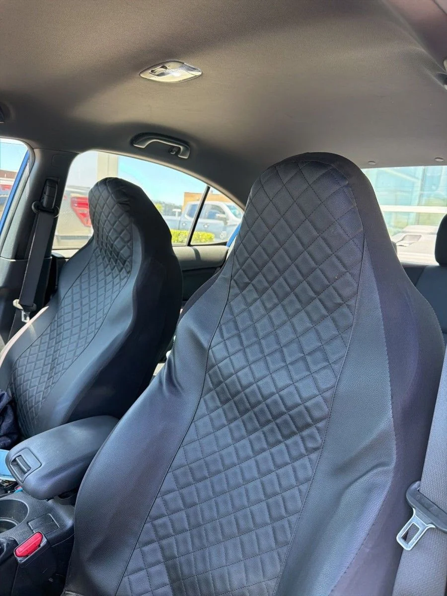 Used 2018 Blue Subaru Base image 8