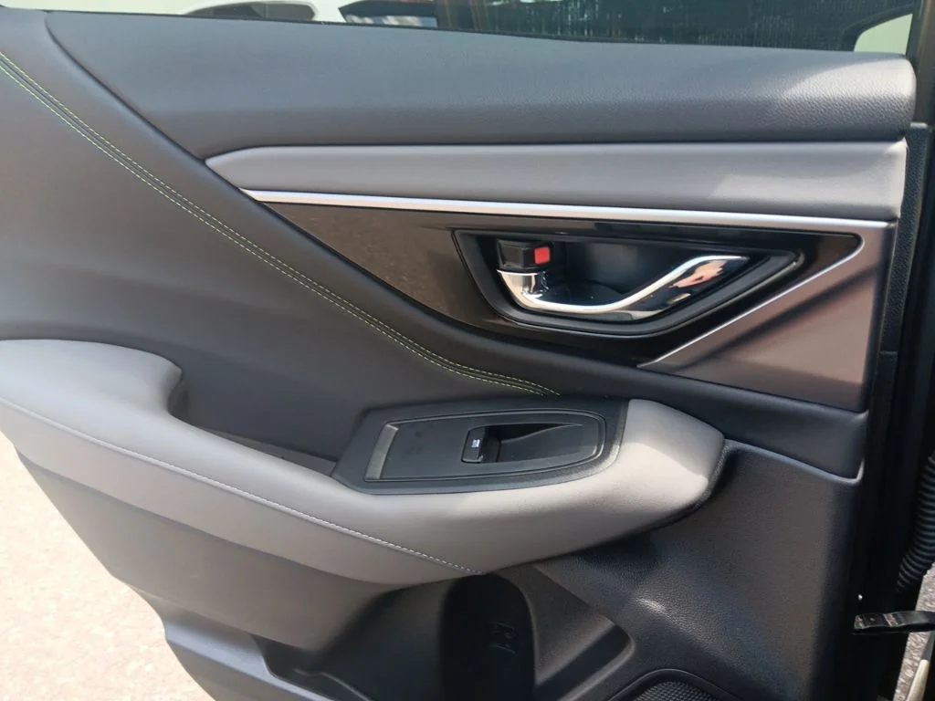 Used 2024 Autumn Green Metallic Subaru Onyx Edition image 34