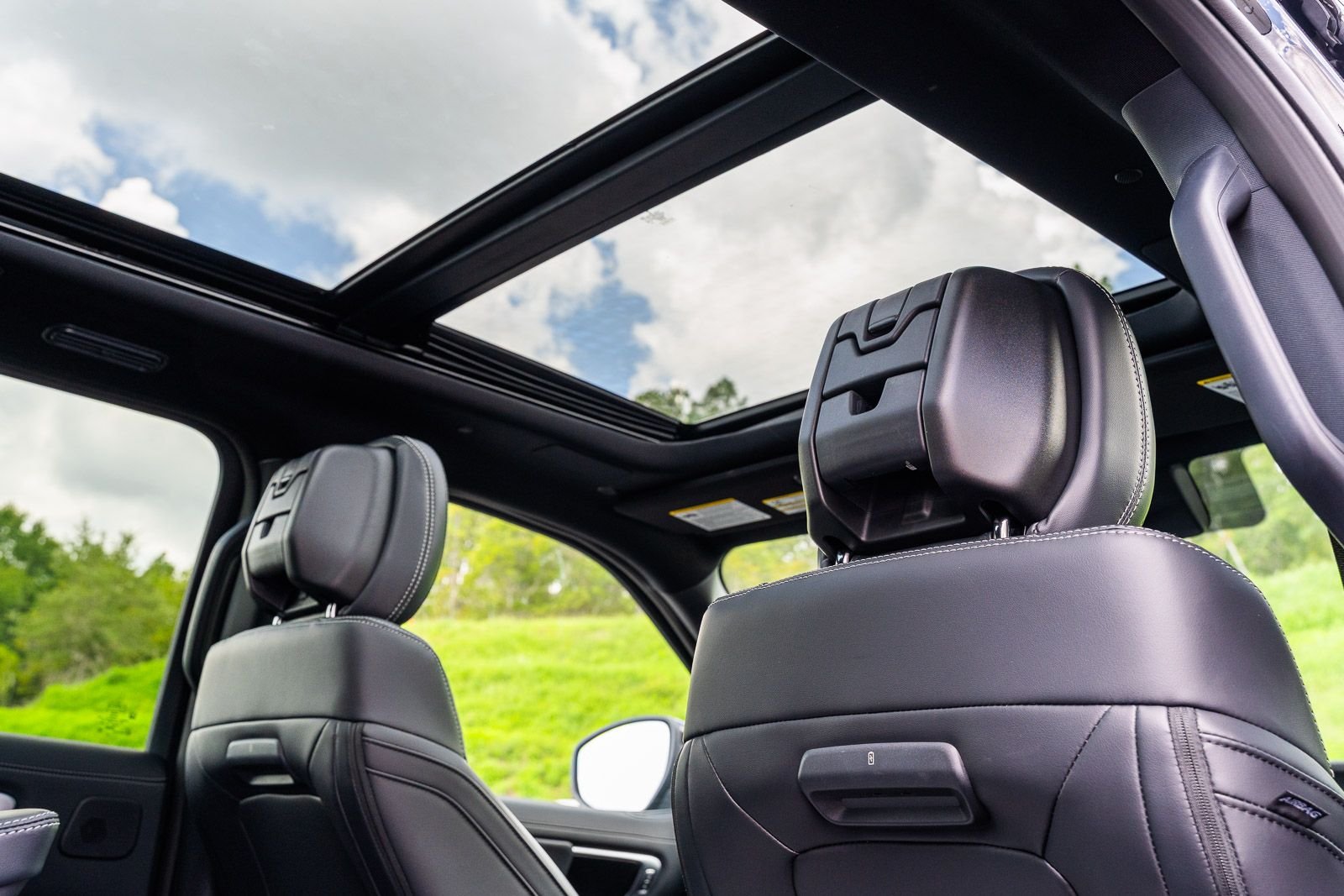 New 2027 Agate Black Metallic Ford MAX Platinum image 10