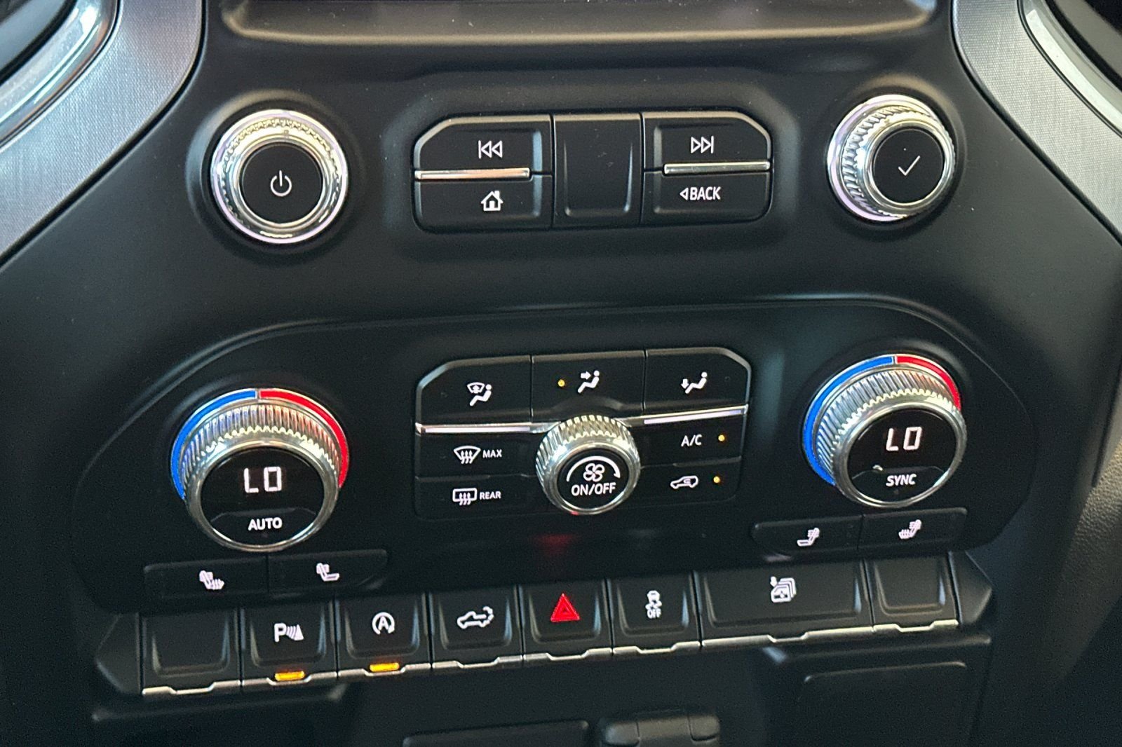 Used 2020 Black GMC Elevation image 20
