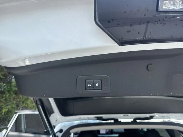 Used 2025 White Nissan SL image 13