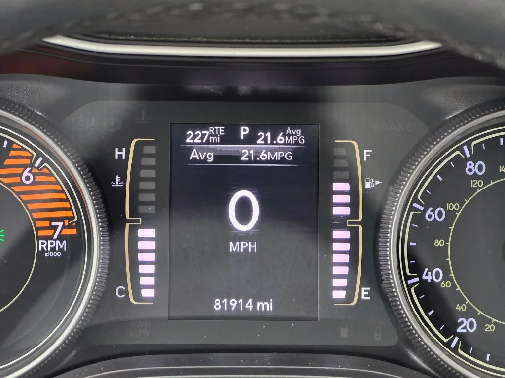 Used 2019 Gray Jeep Latitude Plus image 31