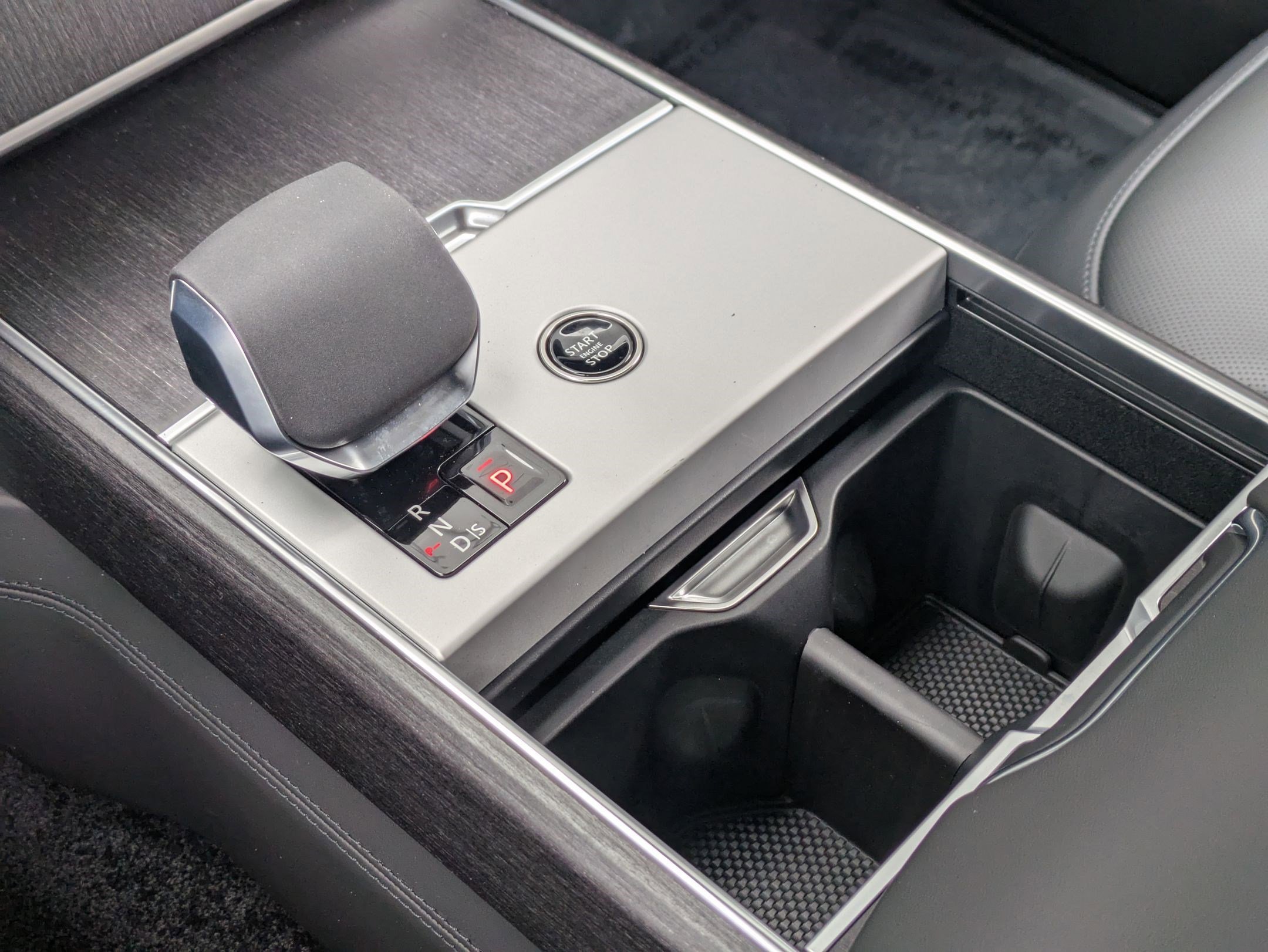 2026 Land Rover Range Rover SE - Photo 14