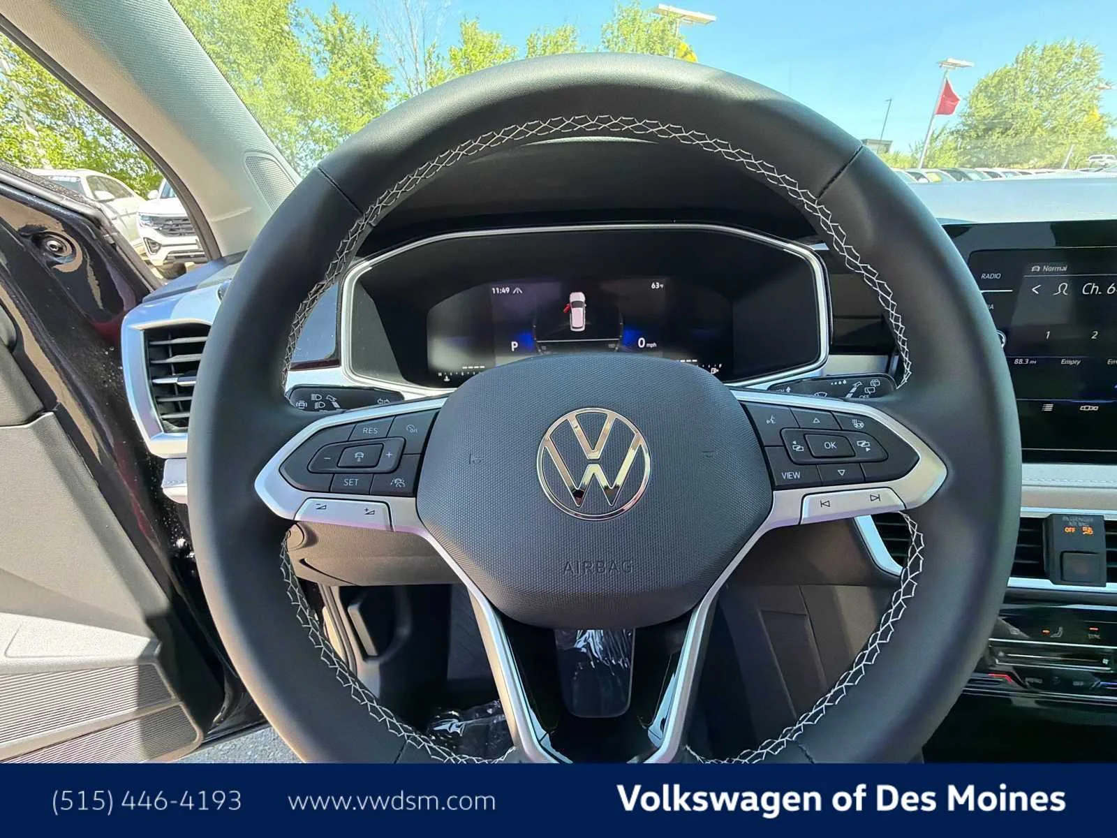 New 2026 Deep Black Pearl Volkswagen SE image 15