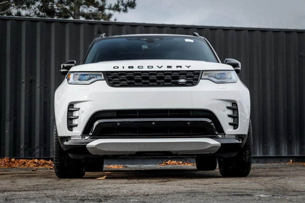 Certified Used 2025 Fuji White Land Rover Dynamic SE image 5