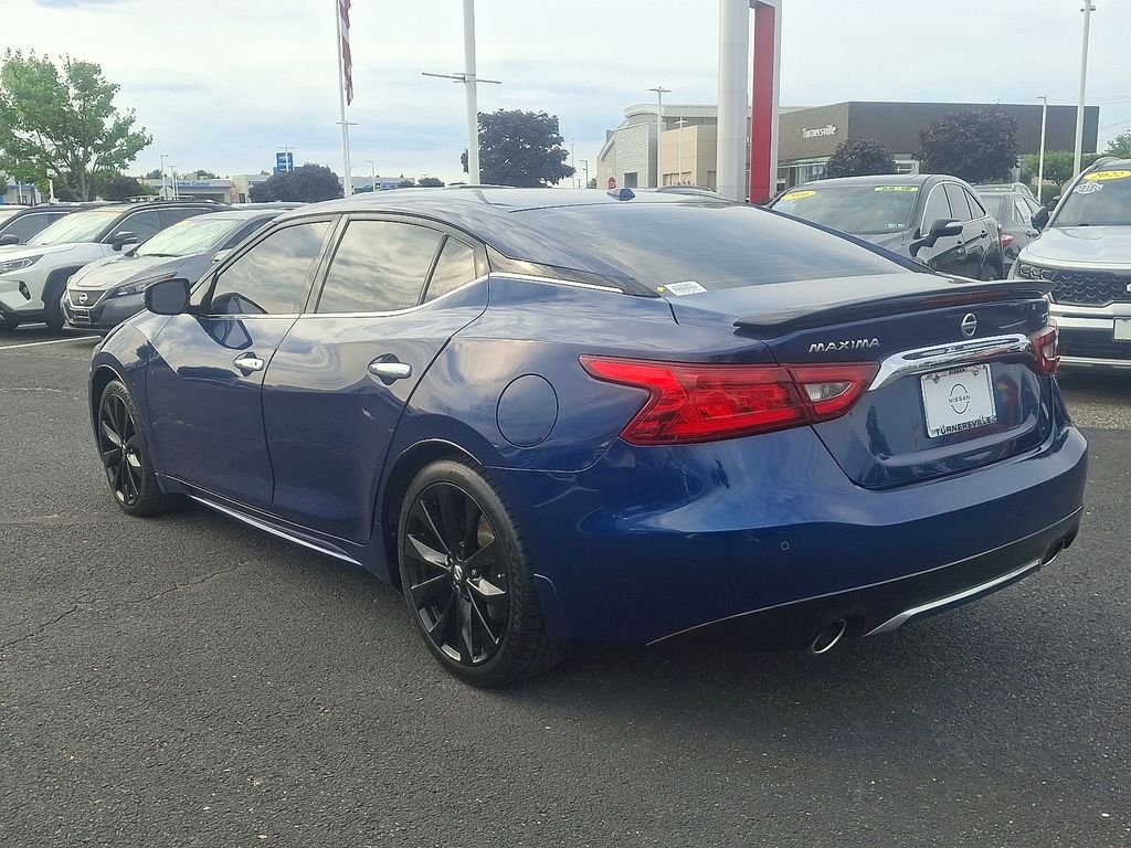 Used 2017 Blue Nissan SR image 4