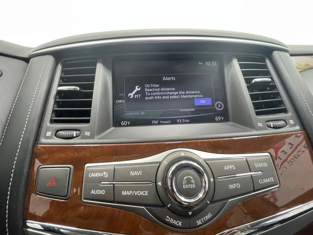 Used 2019 Black INFINITI LUXE image 21