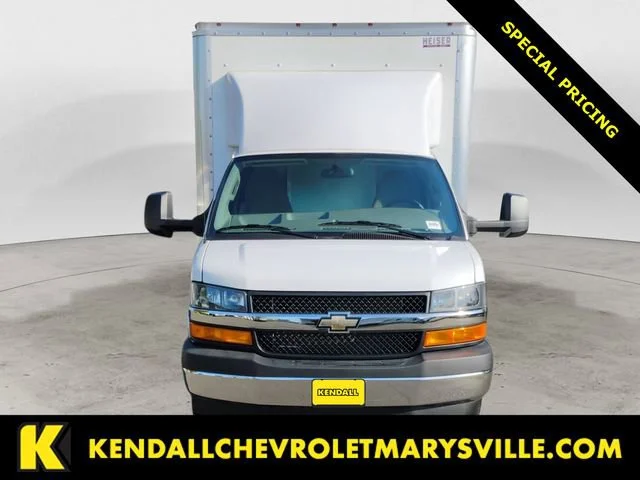 New 2024 Summit White Chevrolet 1WT image 8