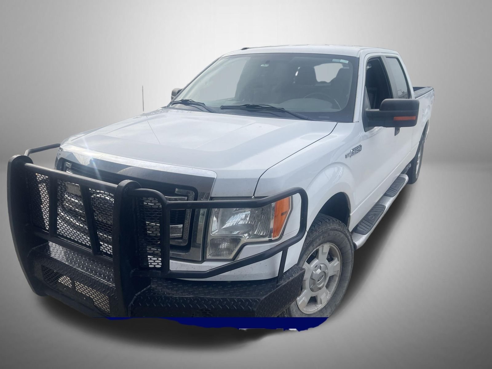 Used 2013 White Ford XLT image 1