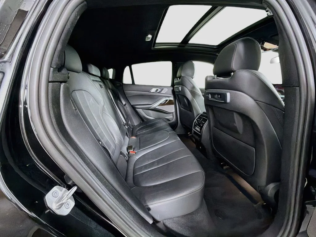 Used 2021 Black BMW sDrive40i image 30
