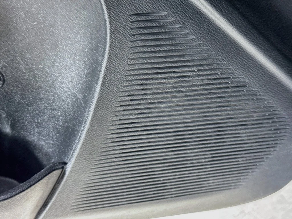 Used 2016 Billet Clearcoat Dodge SXT image 21