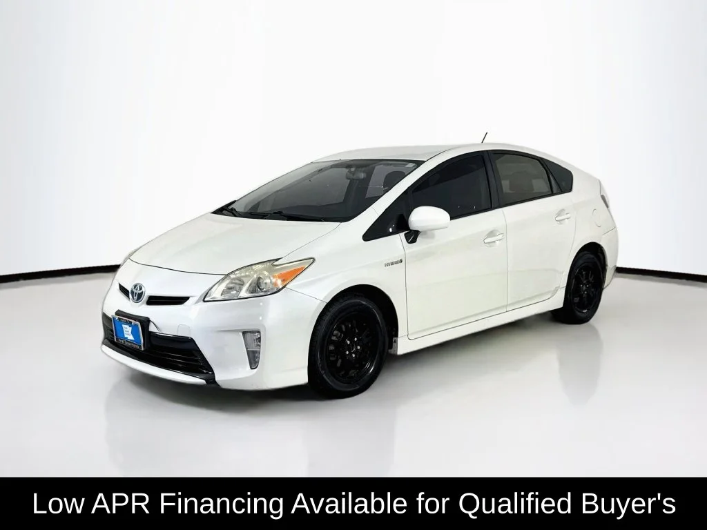 Used 2015 Blizzard Pearl Toyota Two image 3