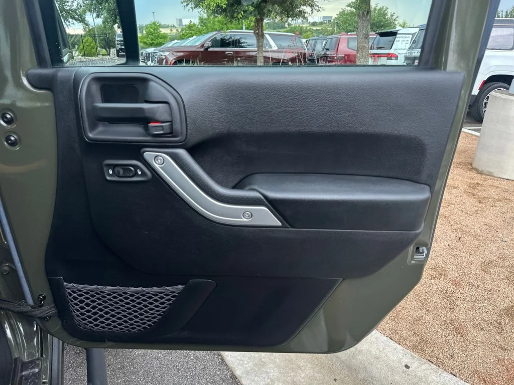 Used 2016 Green Jeep Unlimited Rubicon image 31