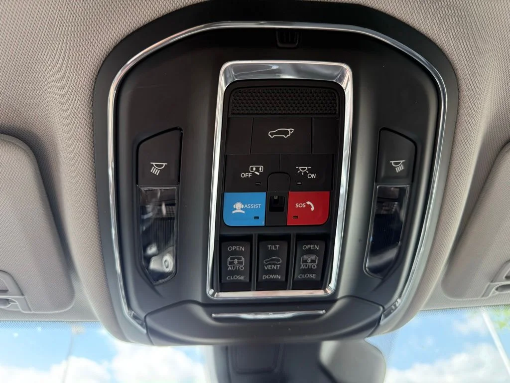 Used 2023 Black Jeep Limited image 29