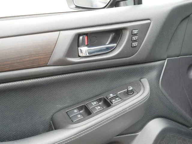 Used 2016 Silver Subaru 2.5i image 15