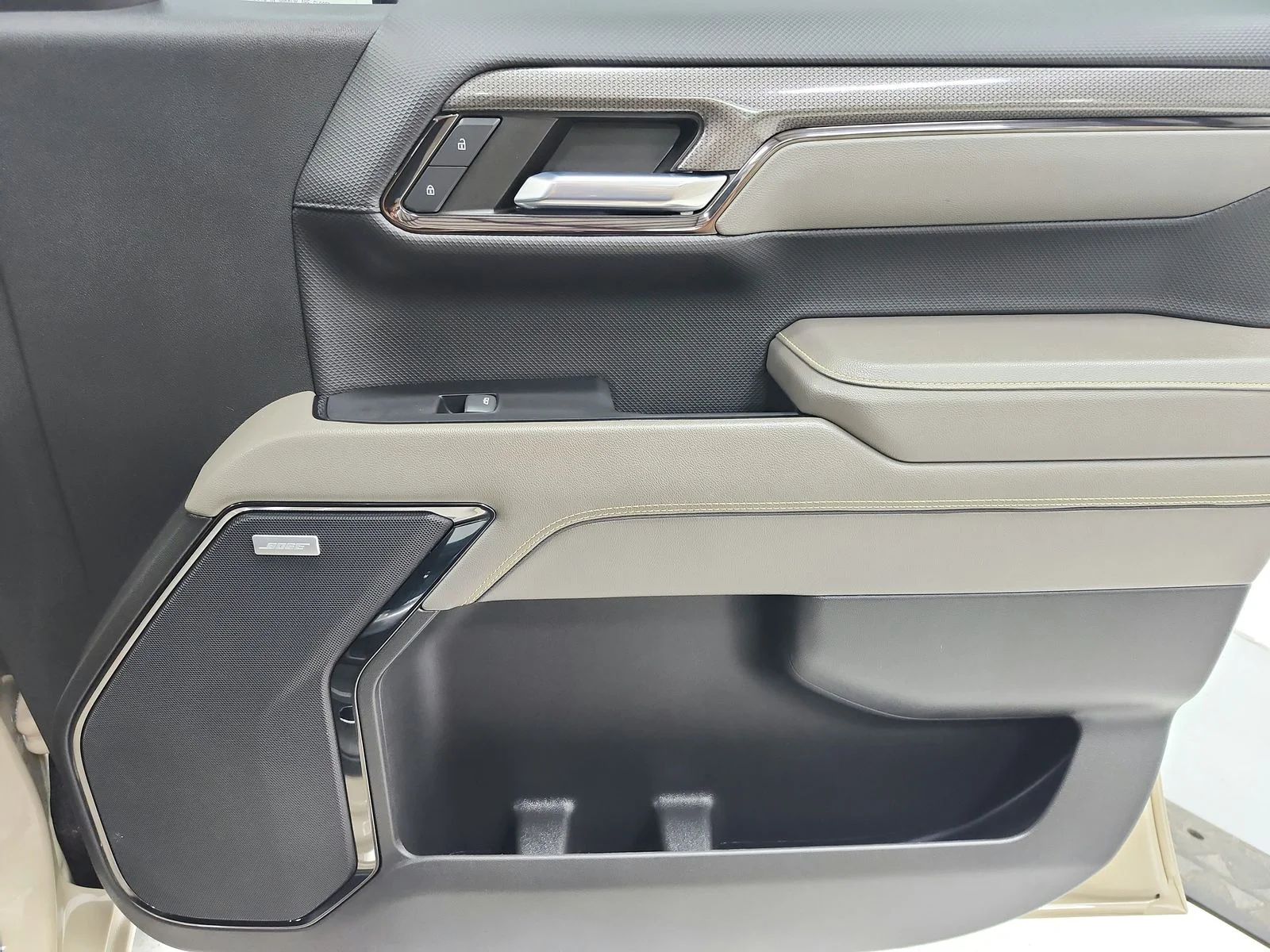 Used 2023  Chevrolet ZR2 image 47