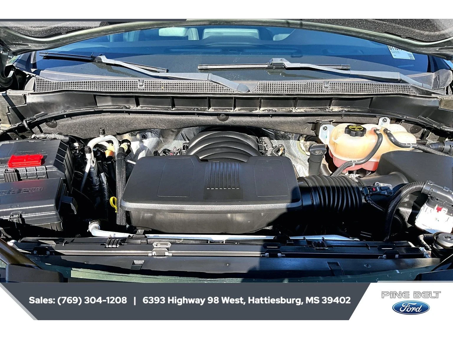 Used 2024 Silver Sage Metallic Chevrolet LT image 8