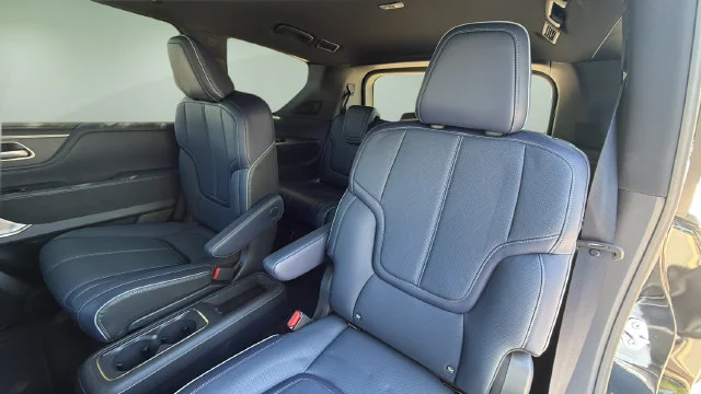 Used 2027 Black INFINITI SPORT image 40