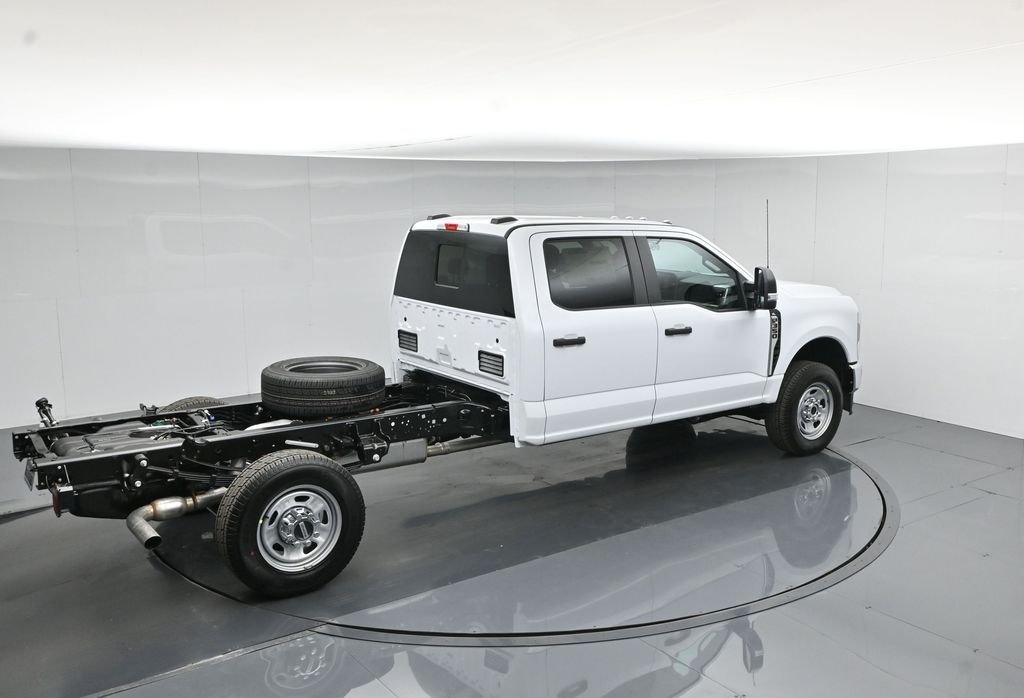 New 2026 Oxford White Ford XL image 36