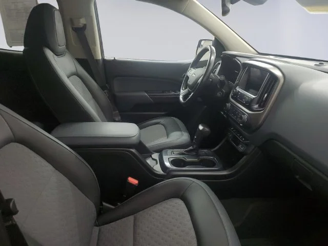 Used 2019 Red Chevrolet Z71 image 15