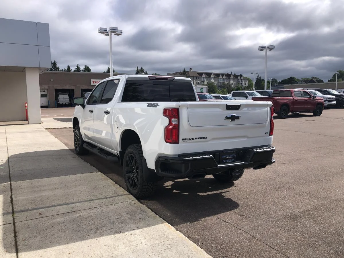 New 2026 White Chevrolet 4wd Crew Cab 147" Lt image 5