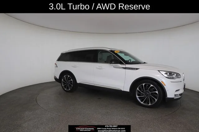 Used 2020 White Lincoln Reserve image 25