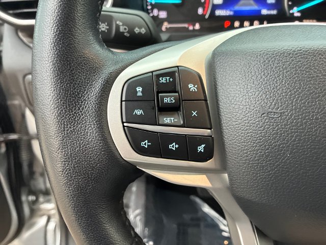 Used 2023 Silver Ford Limited image 26